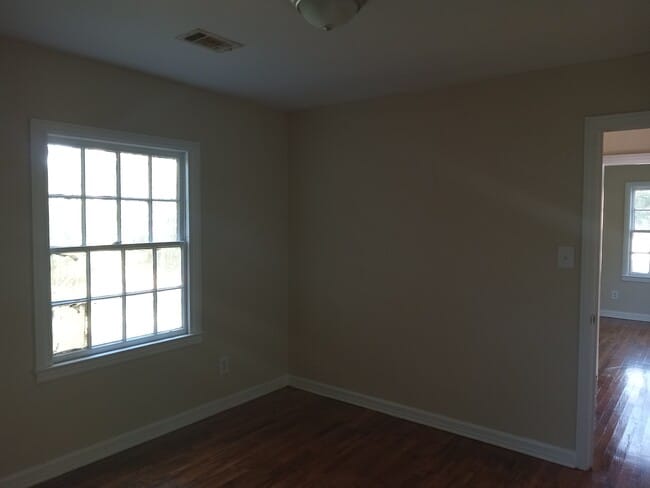 Building Photo - 601 S Shadowlawn Dr