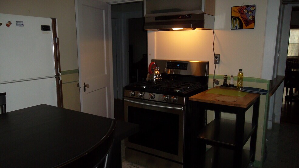 Kitchen - 33 Greycliff Rd
