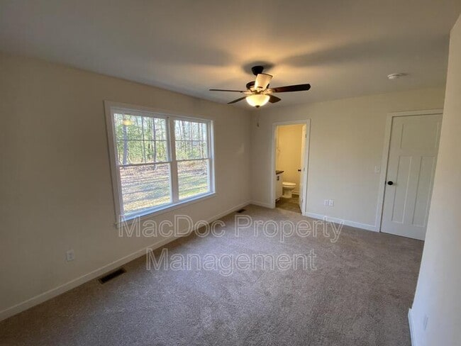 Building Photo - 170 Forest Grove Rd