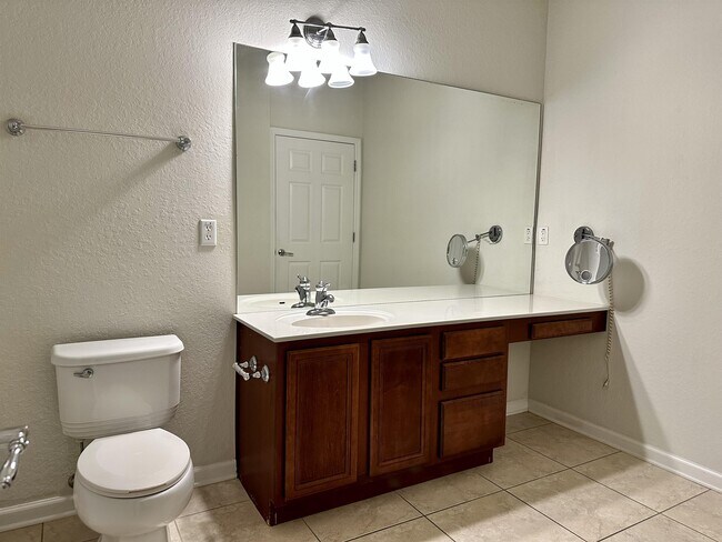 Building Photo - 3338 Robert Trent Jones Dr