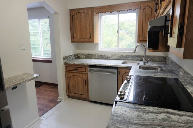 Building Photo - 3147 Glendale Ave