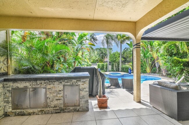 Building Photo - 753 Villa Portofino Cir