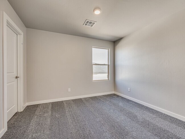 Building Photo - Beautiful New Construction Home in Edmond/...