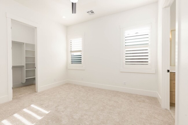 Building Photo - Beautiful single story with 4 bedrooms close to Crimson High School