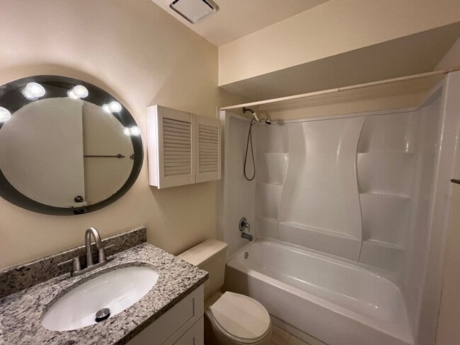 Building Photo - 135 Olive Tree Cir