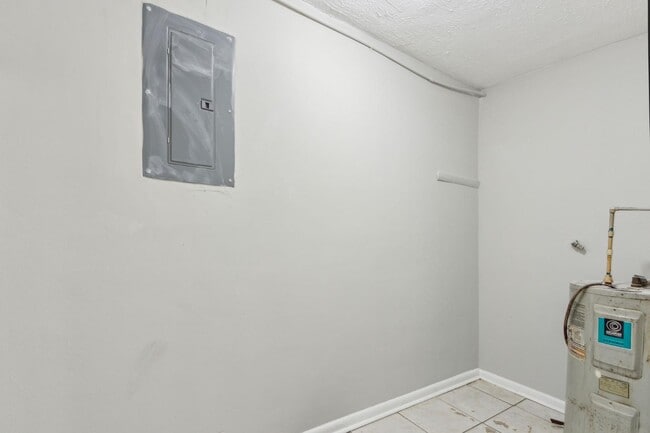 Building Photo - 1224 W 18th St