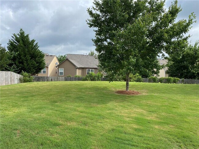 Building Photo - 5750 Carrington Pl