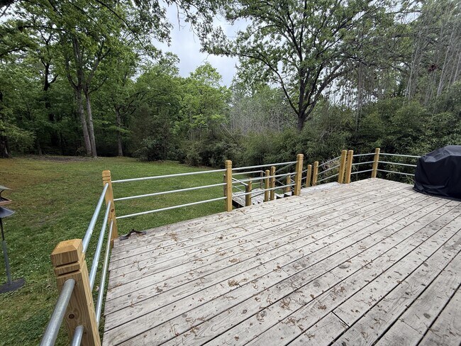 Building Photo - 102 Blueridge Pl