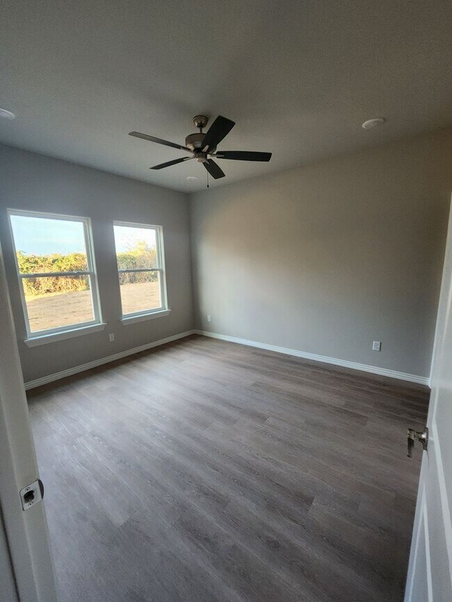 Building Photo - POIGAI ESTATES: BRAND NEW