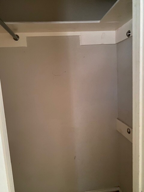 Building Photo - 1009 Cedarwood Dr