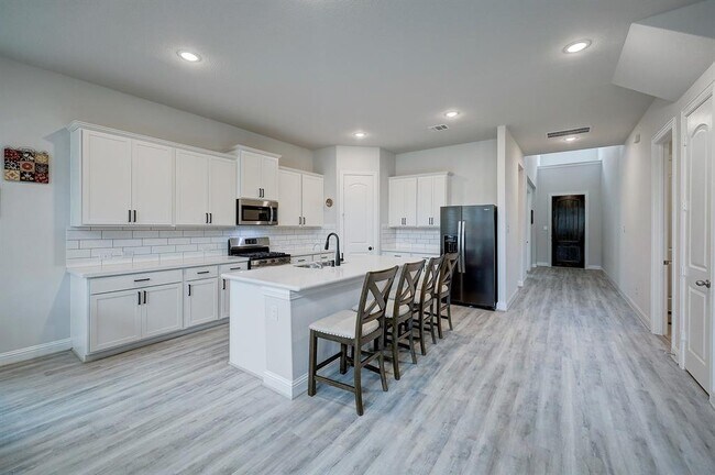 Building Photo - 142 Sunray Creek Dr