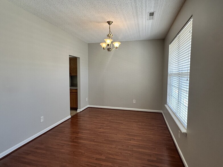 Building Photo - 8017 Hill-N-Dale Dr