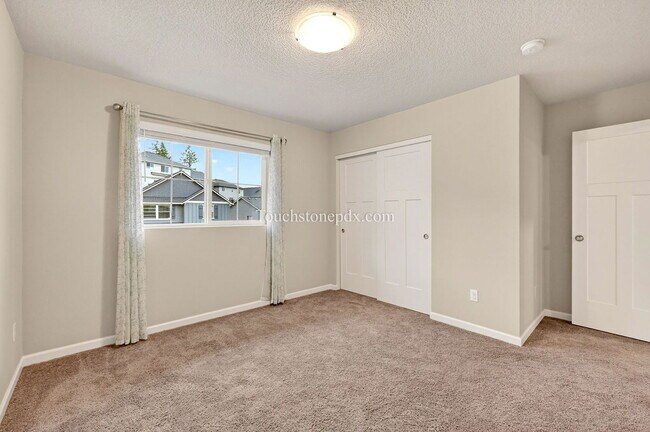 Building Photo - 11333 SE Courteous Ct