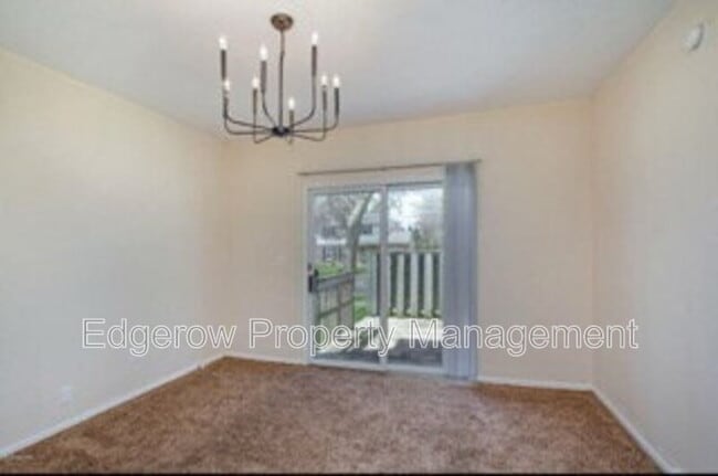 Building Photo - 352 Holmdene Blvd NE