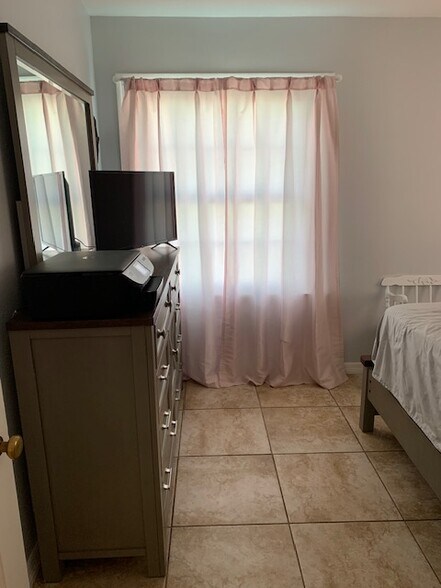 Building Photo - 7353 Phillips St