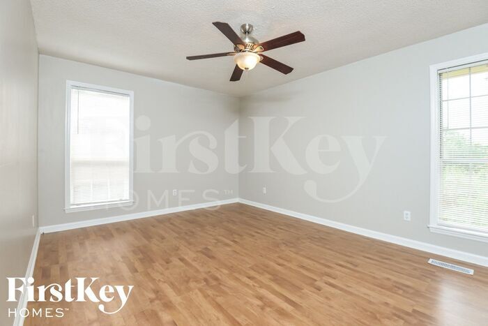 Building Photo - 1701 Wendy Cir
