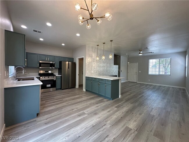 Building Photo - 2637 Heathrow St