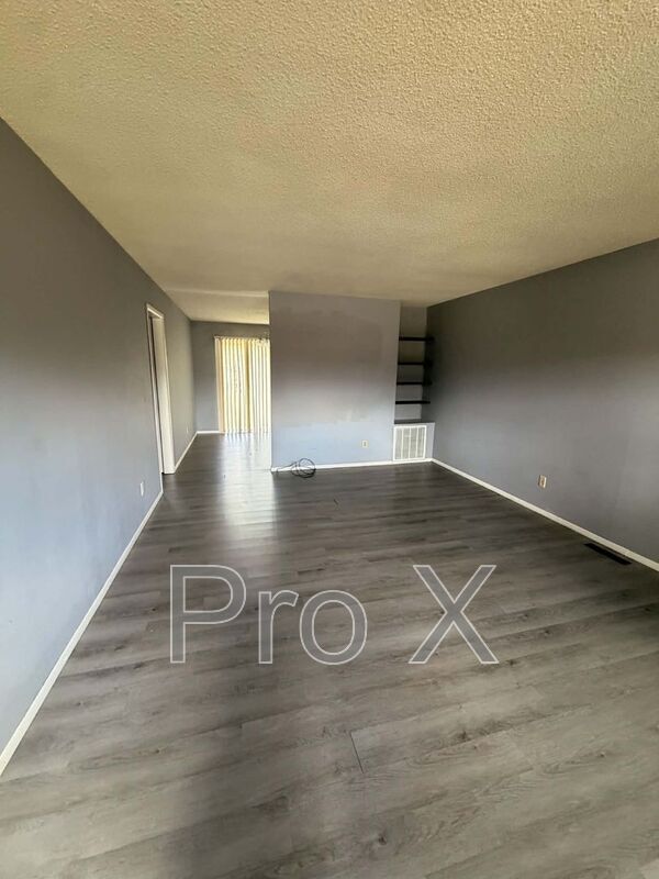 Building Photo - 3833 College View Dr