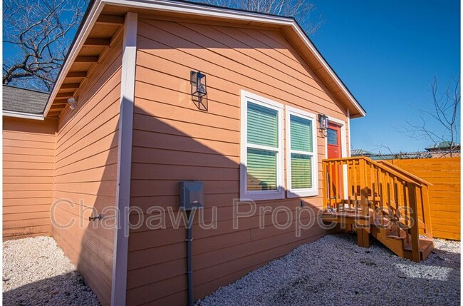 Building Photo - 241 Delmar St