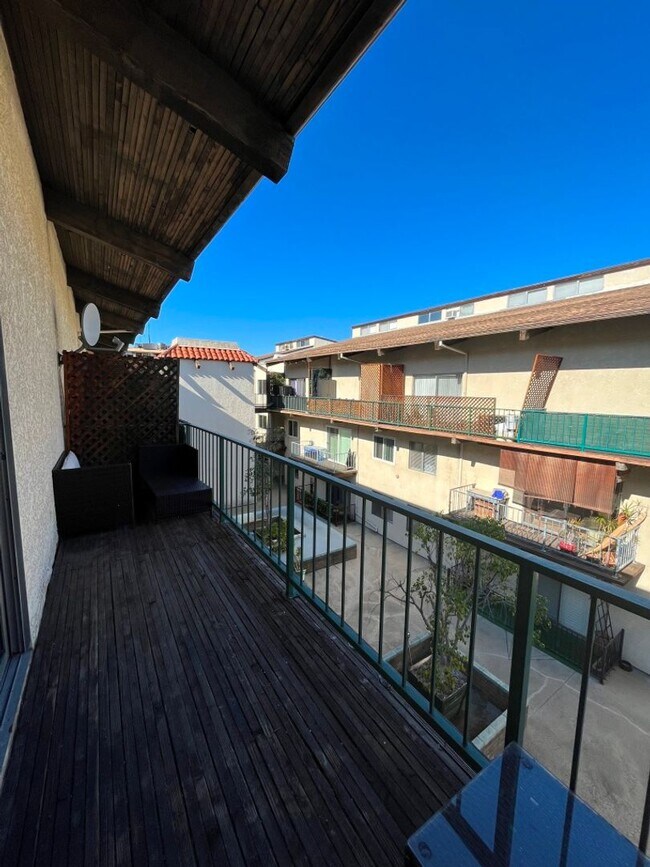 Building Photo - AVAILABLE NOW! 1BR w/patio, pool + spa, gym, parking + MORE!