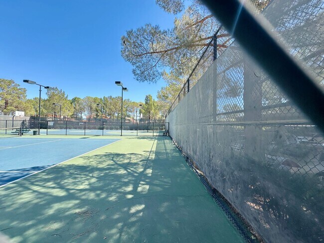 Building Photo - Beautiful 2 bed 2 bath condo in guard gated Residence at Canyon Gate community! Home features bea...