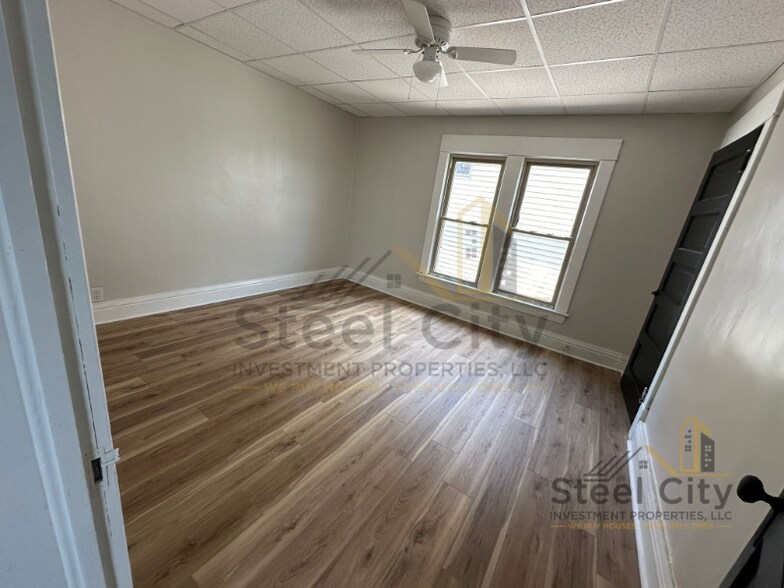 Building Photo - 434 N 7th St
