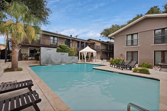 Building Photo - 10203 Regal Oaks Dr