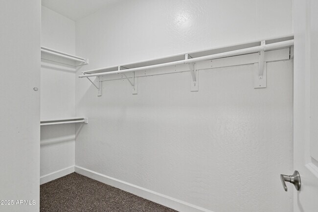 Building Photo - 4608 W Maryland Ave