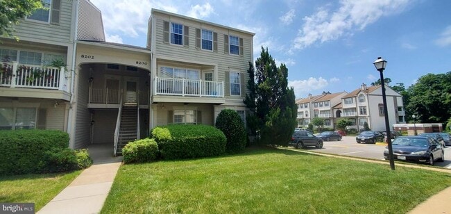 Building Photo - 8202 Catbird Cir