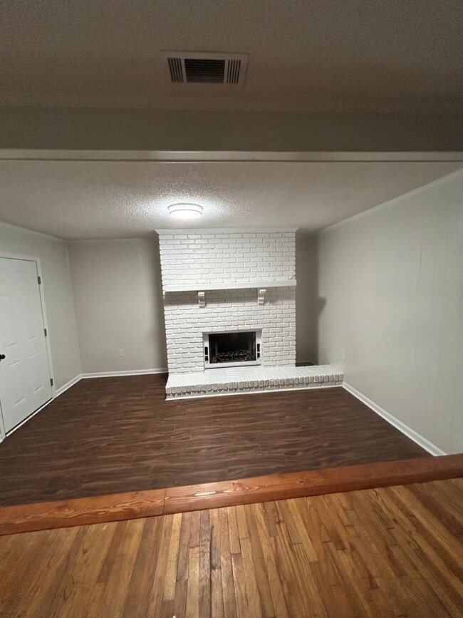 Building Photo - Beautiful home available now!!!