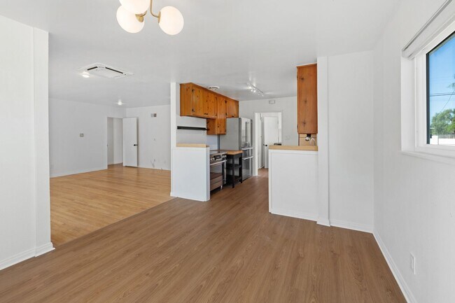 Building Photo - Beautiful 3BR Home with Solar, A/C, and Spacious Yard in San Diego