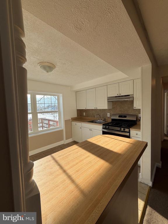 Building Photo - 973 S Olden Ave