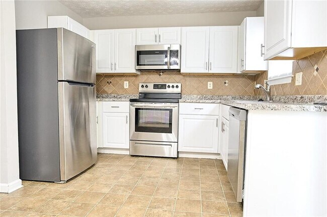 Building Photo - 130 Springbottom Dr SE