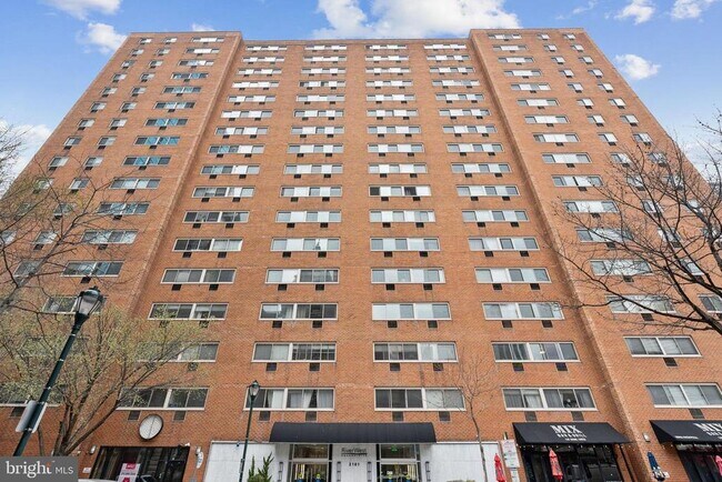 Building Photo - 2101 Chestnut St