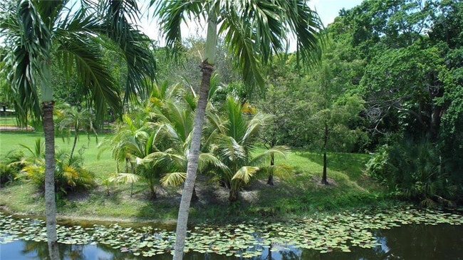 Building Photo - 9000 Jacaranda Ln