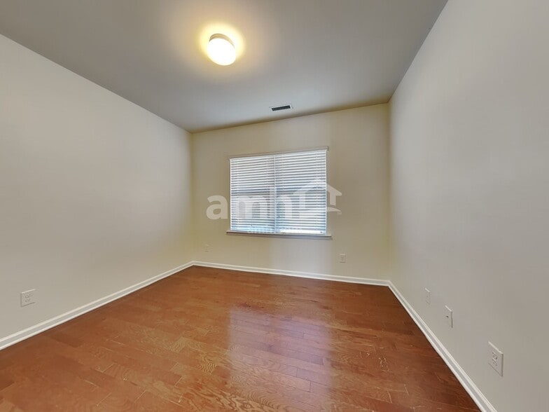 Building Photo - 8112 Hovingham Way