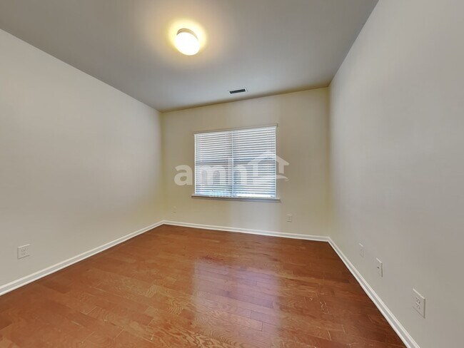 Building Photo - 8112 Hovingham Way