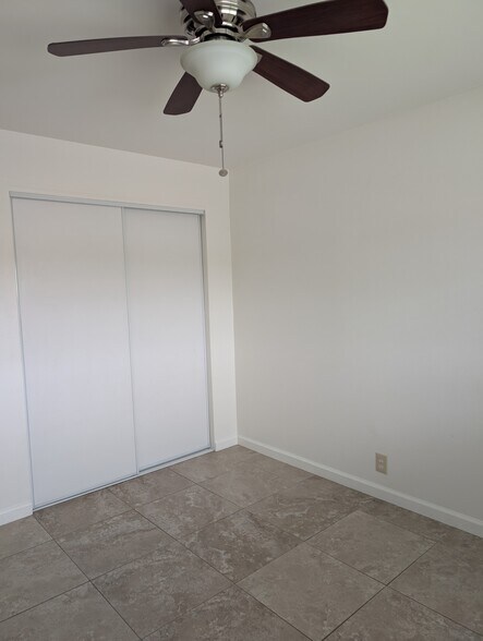 Bedroom closet - 4435 Bonnie Brae St