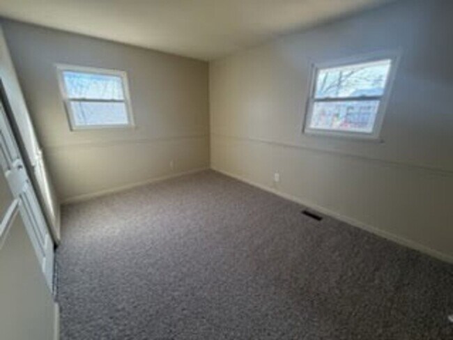 Building Photo - 2709 Alton Dr