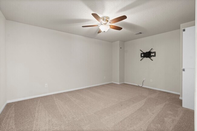 Building Photo - 16859 Blackberry Lily Ln