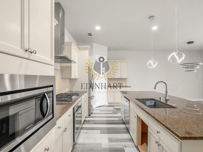 Building Photo - 1026 E Carnoustie Ave