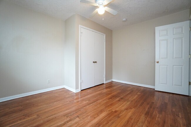 Building Photo - 1517 Chrisway Dr