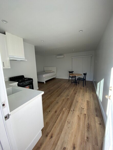 Building Photo - 5840 Allott Ave