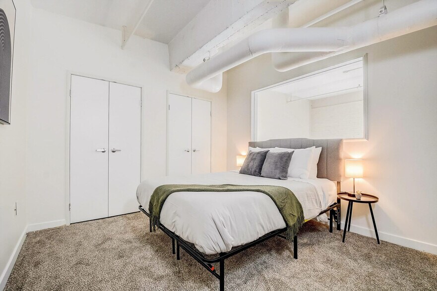 Building Photo - 50 N Illinois St