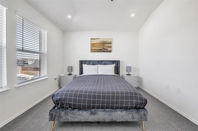 Building Photo - 12520 Anthology St