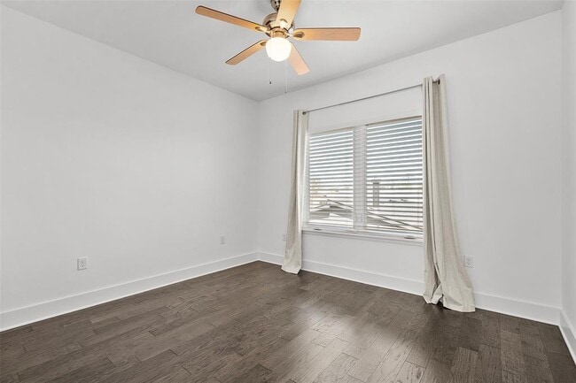 Building Photo - 7813 Mullen Dr