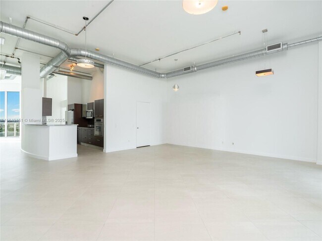 Building Photo - 3029 NE 188th St