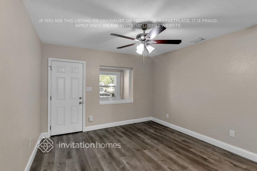 Building Photo - 2226 21st St S