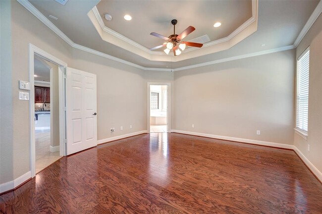 Building Photo - 10411 Winding Green Dr