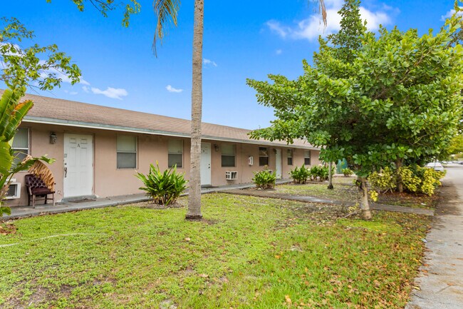 Building Photo - 804 NW 2nd Ave